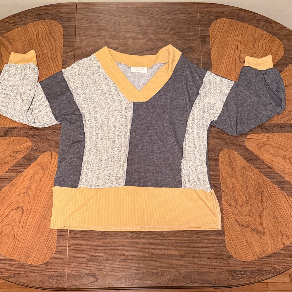 Sugarfox Colorblock V-Neck Sweater - Mustard & Gray